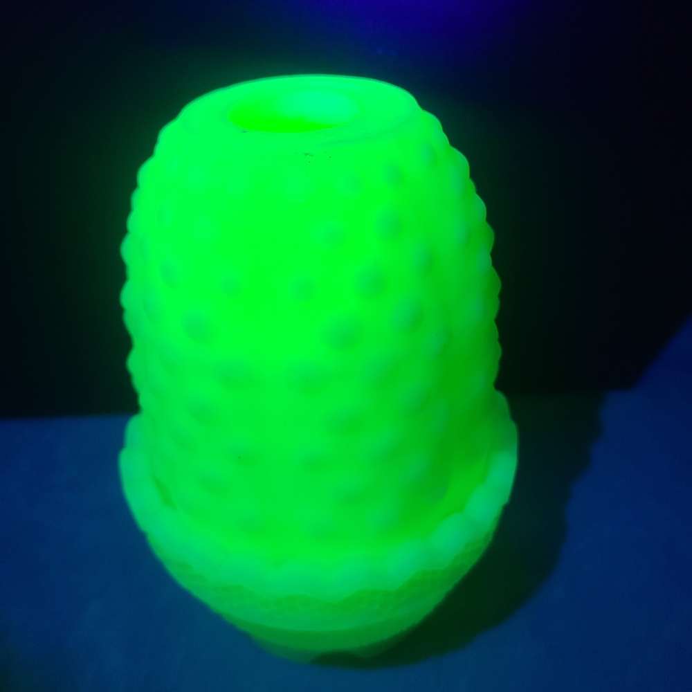 Vintage Fenton Satin Custard Uranium Vaseline  Glass Fairy Lamp Glows